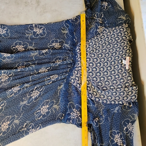 Lux Anthropologie Y2K Silk Sheer Top Flowy Floral Navy Blue Boho Size Medium - Picture 12 of 13